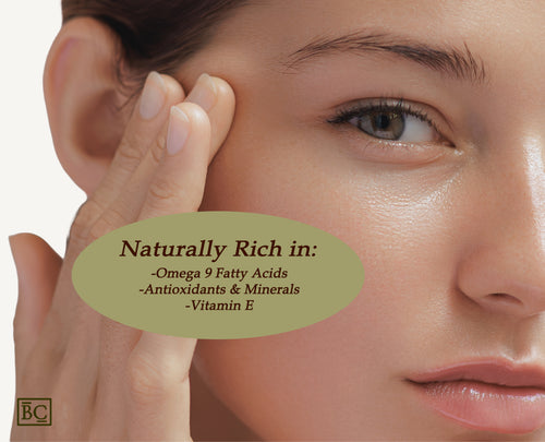 Castor oil naturally rich in omega-9 fatty acids, antioxidants, minerals and vitamin E